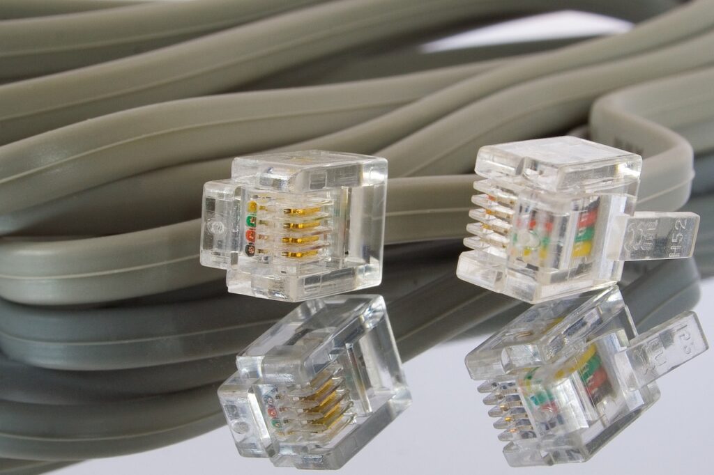 Crossover Cable vs Patch Cable: How to Tell Them Apart (And Which One to Buy)