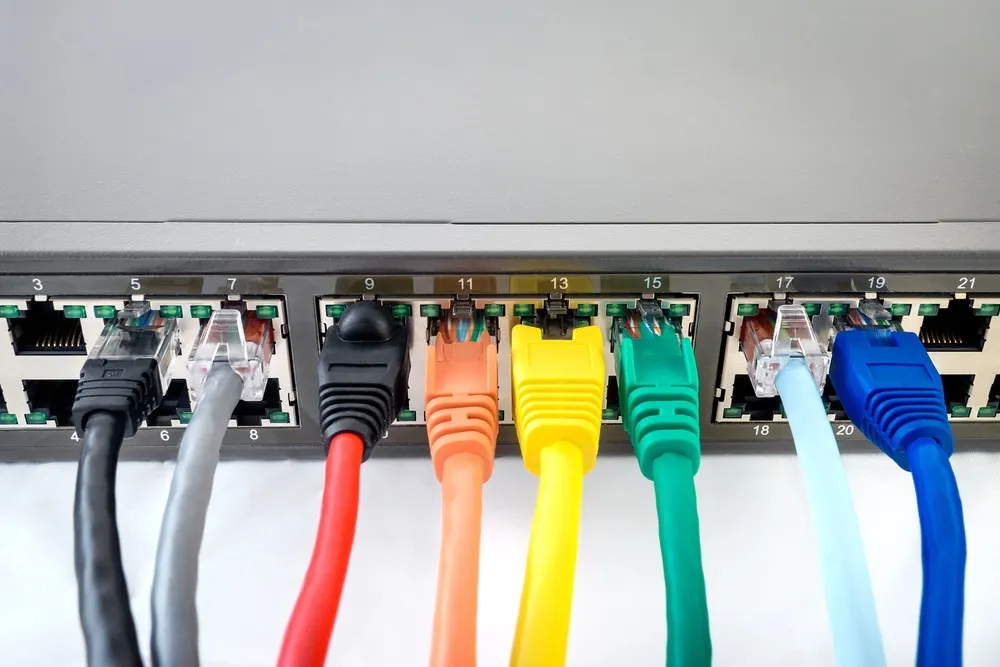 Crossover Cable Guide: What It Is & How It Works Crossover Cable
